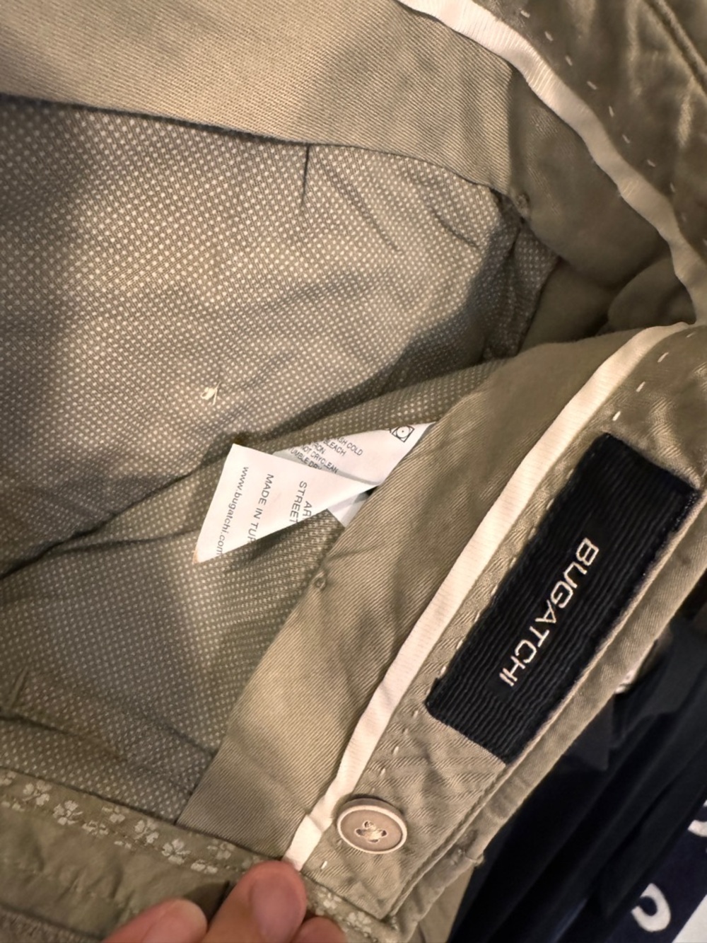 Bugatchi shorts - Picture 3 of 4